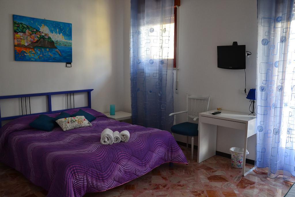 A Due Passi Da Erice B&B Ruang foto