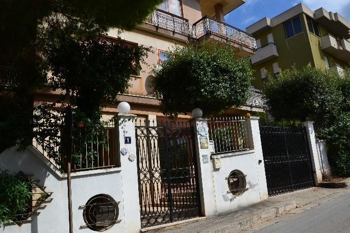 A Due Passi Da Erice B&B Bagian luar foto